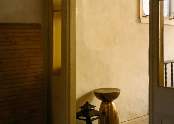 Сasa de vacaciones Historic Adobe In Downtown Writer's Room-shared Bath