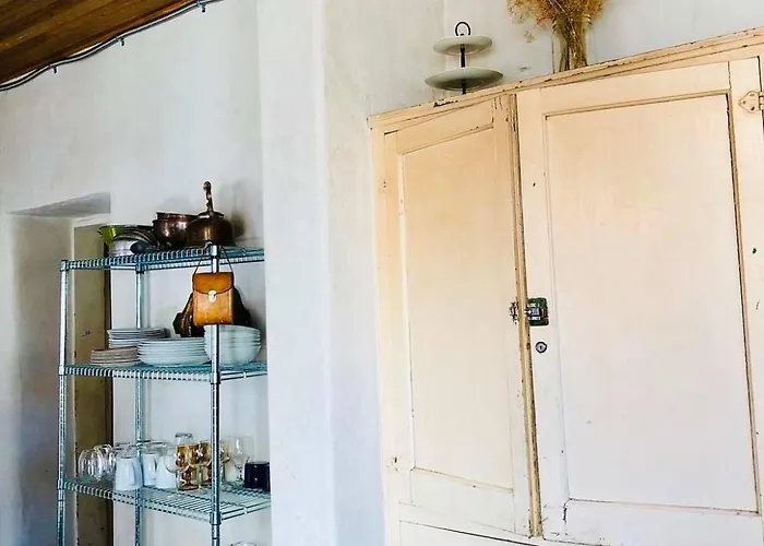 Historic Adobe In Downtown Writer's Room-shared Bath Сasa de vacaciones *