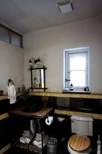 Historic Adobe In Downtown Writer's Room-shared Bath