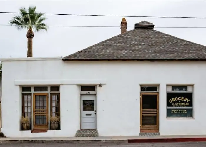 Historic Adobe In Downtown Writer's Room-shared Bath *